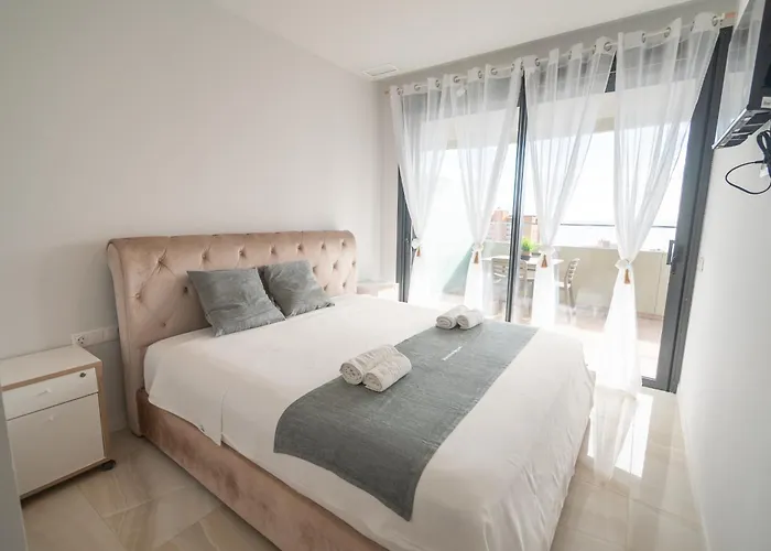 13 - 38 * Benidorm