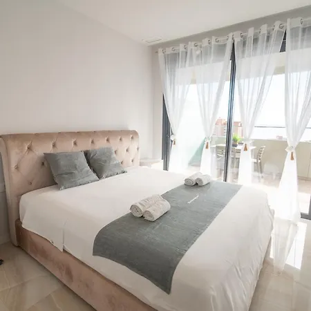 13 - 38 * Benidorm